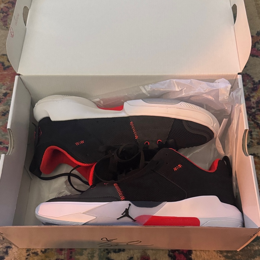 Jordan Men's Athletic Shoes Black and Red